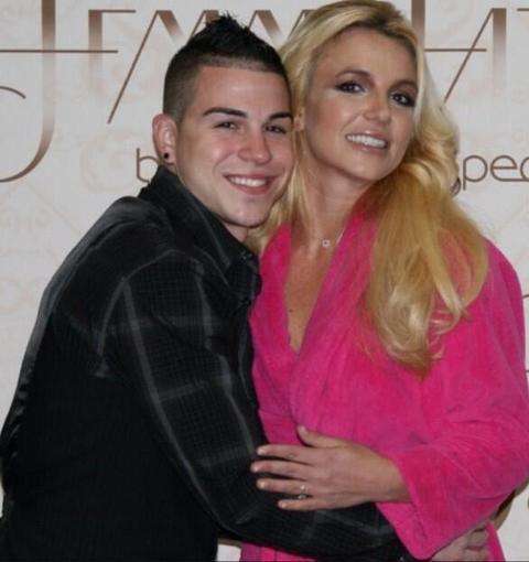 This Kid And Britney Spears