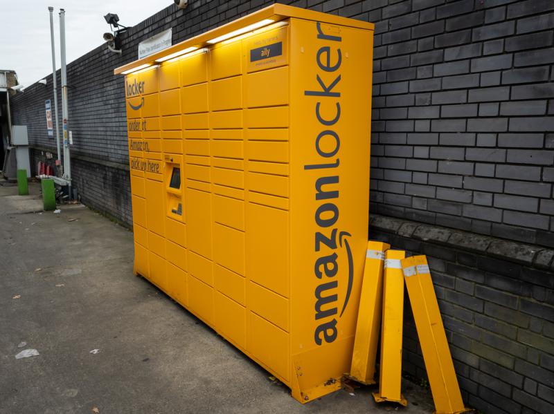 Amazon Hub Locker