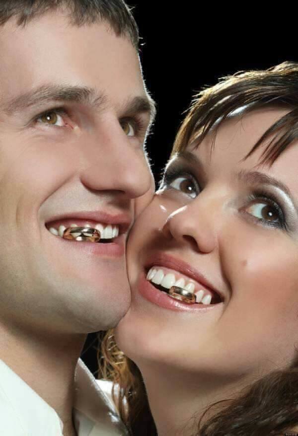 When You Want A Pirate-Themed Wedding But The Budget Is Not Enough For Some Gold Teeth 